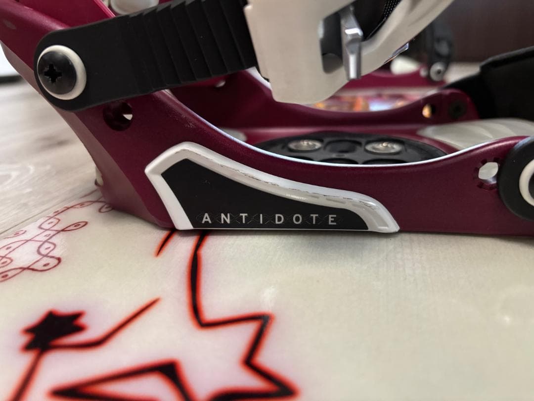 SALOMON スノーボードIVY 144 & ビンディングANTIDOTE