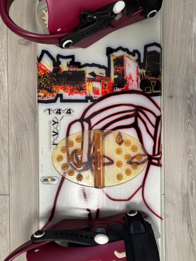 SALOMON スノーボードIVY 144 & ビンディングANTIDOTE
