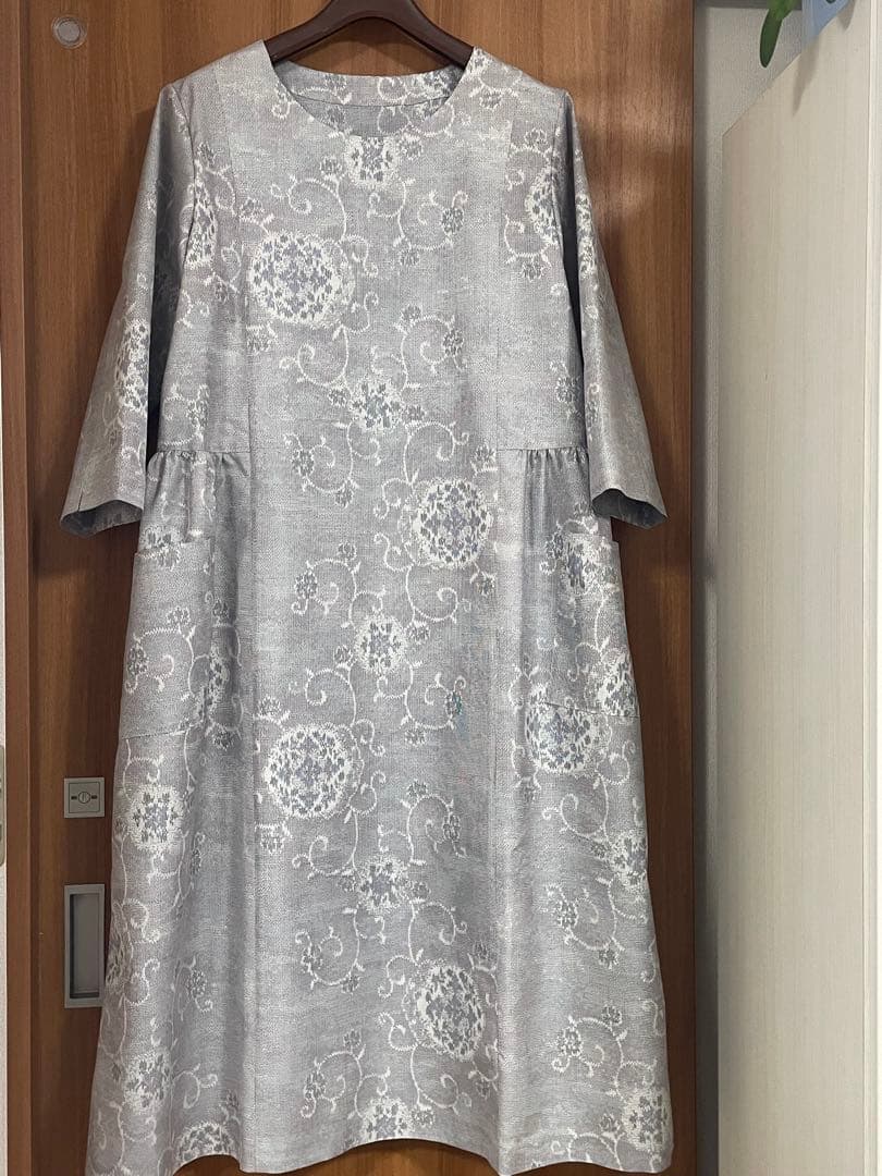 着物リメイク☆463白大島紬脇ギャザーワンピース／サイズL～LL