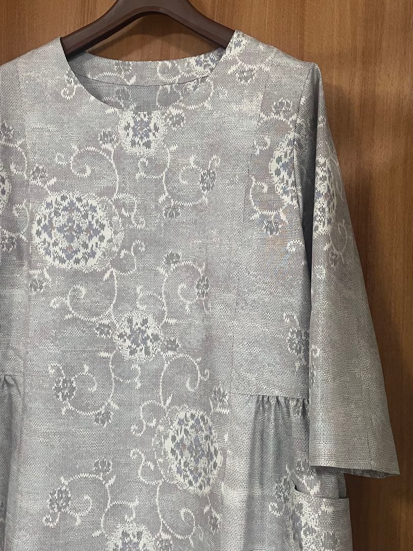 着物リメイク☆463白大島紬脇ギャザーワンピース／サイズL～LL