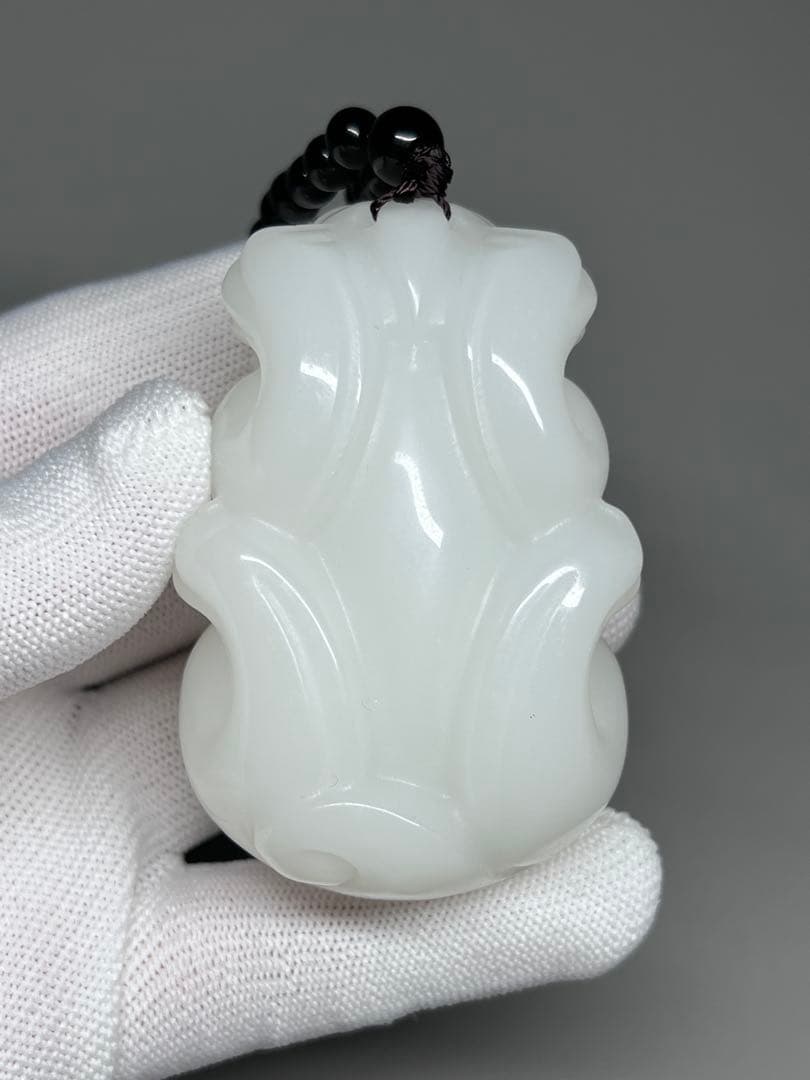 和田玉　聖獣　貔貅　金運財運開運風水　手彫り　天然石　旧家蔵出し　厚重　提げ物