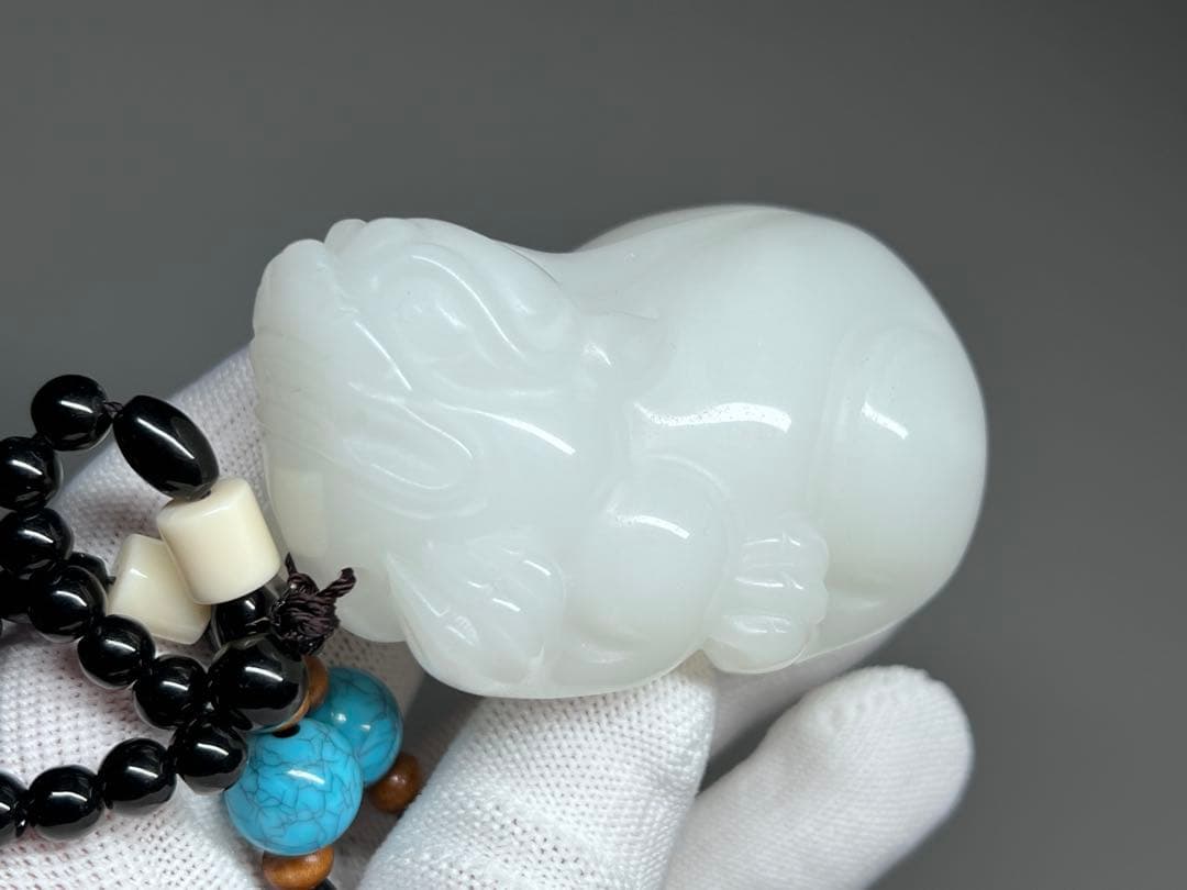 和田玉　聖獣　貔貅　金運財運開運風水　手彫り　天然石　旧家蔵出し　厚重　提げ物