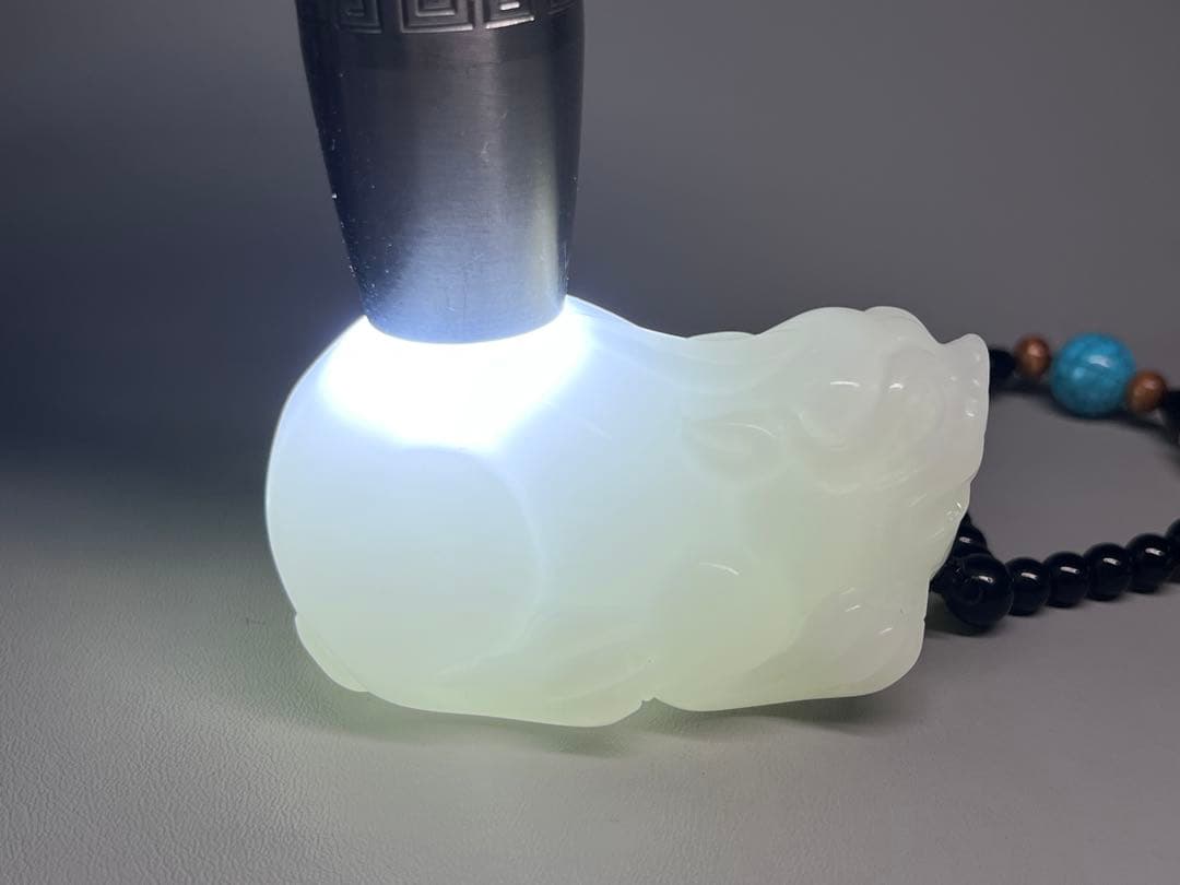 和田玉　聖獣　貔貅　金運財運開運風水　手彫り　天然石　旧家蔵出し　厚重　提げ物