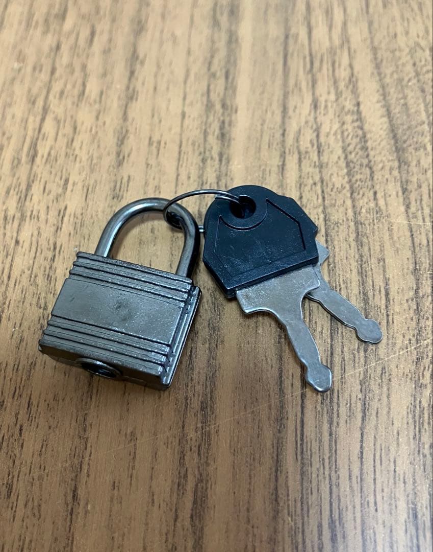 無印良品　半分の厚みで収納できるソフトキャリーケース　81L 黒