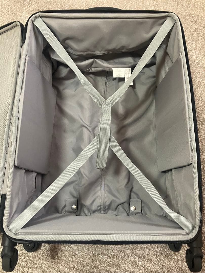 無印良品　半分の厚みで収納できるソフトキャリーケース　81L 黒
