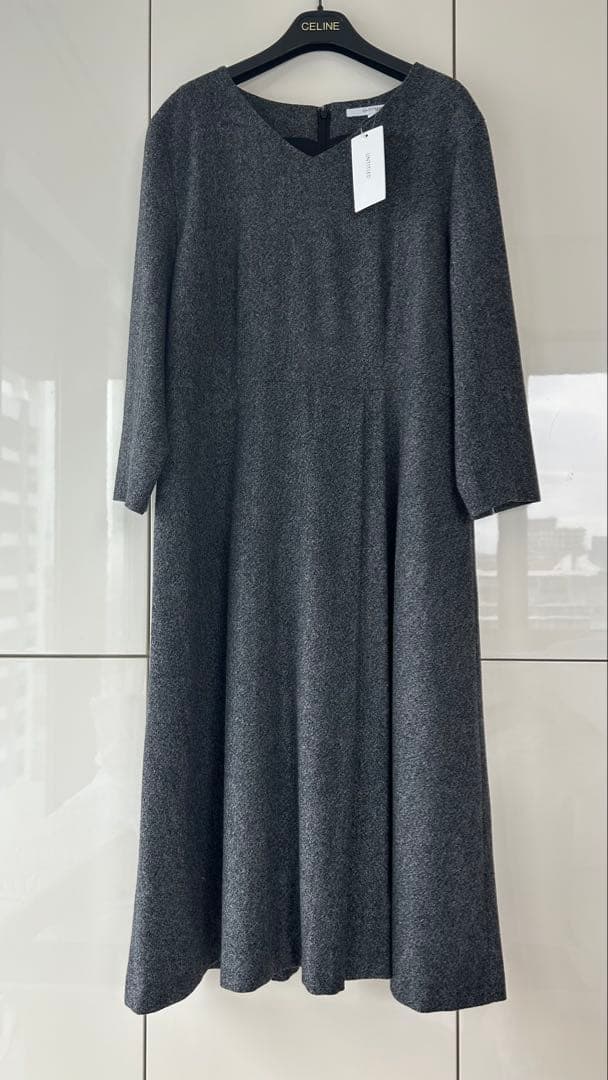 【新品★タグ付き】アンタイトル　ロングワンピース 44