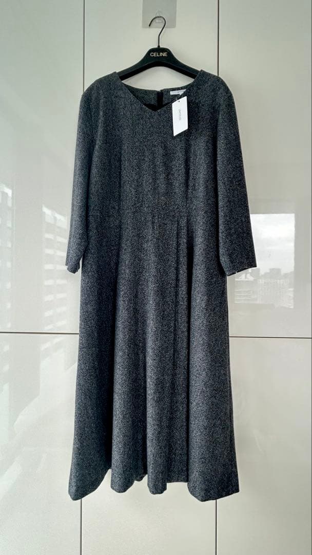 【新品★タグ付き】アンタイトル　ロングワンピース 44