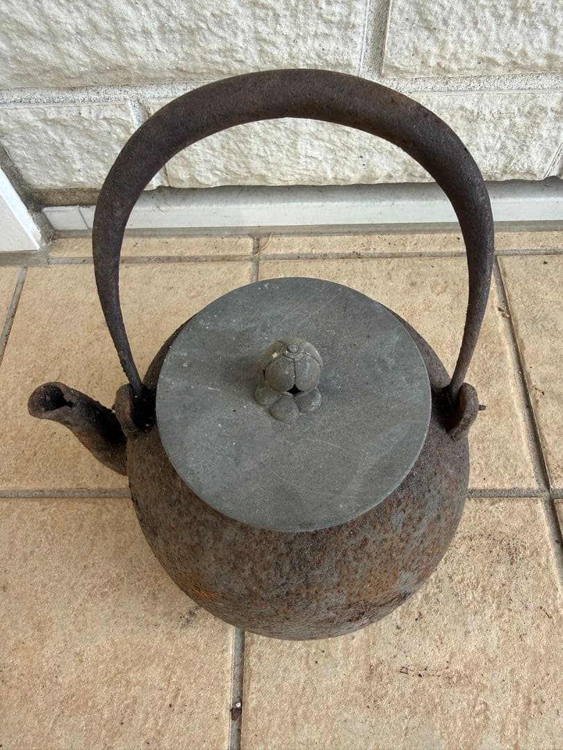 在銘 古鉄瓶 鉄瓶 時代物 茶道具 湯沸 鉄器 骨董品 古美術