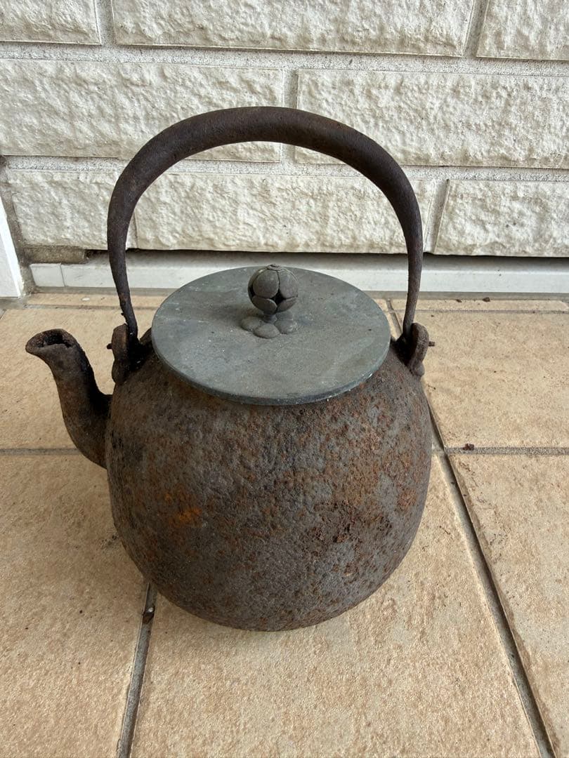在銘 古鉄瓶 鉄瓶 時代物 茶道具 湯沸 鉄器 骨董品 古美術