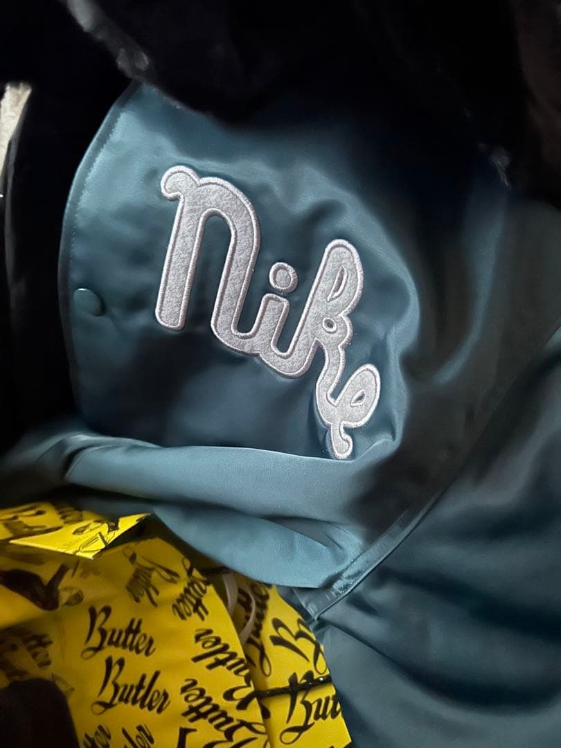 美品NIKE ナイキ　ダグアウト　サテン　ジャケット　カーキ