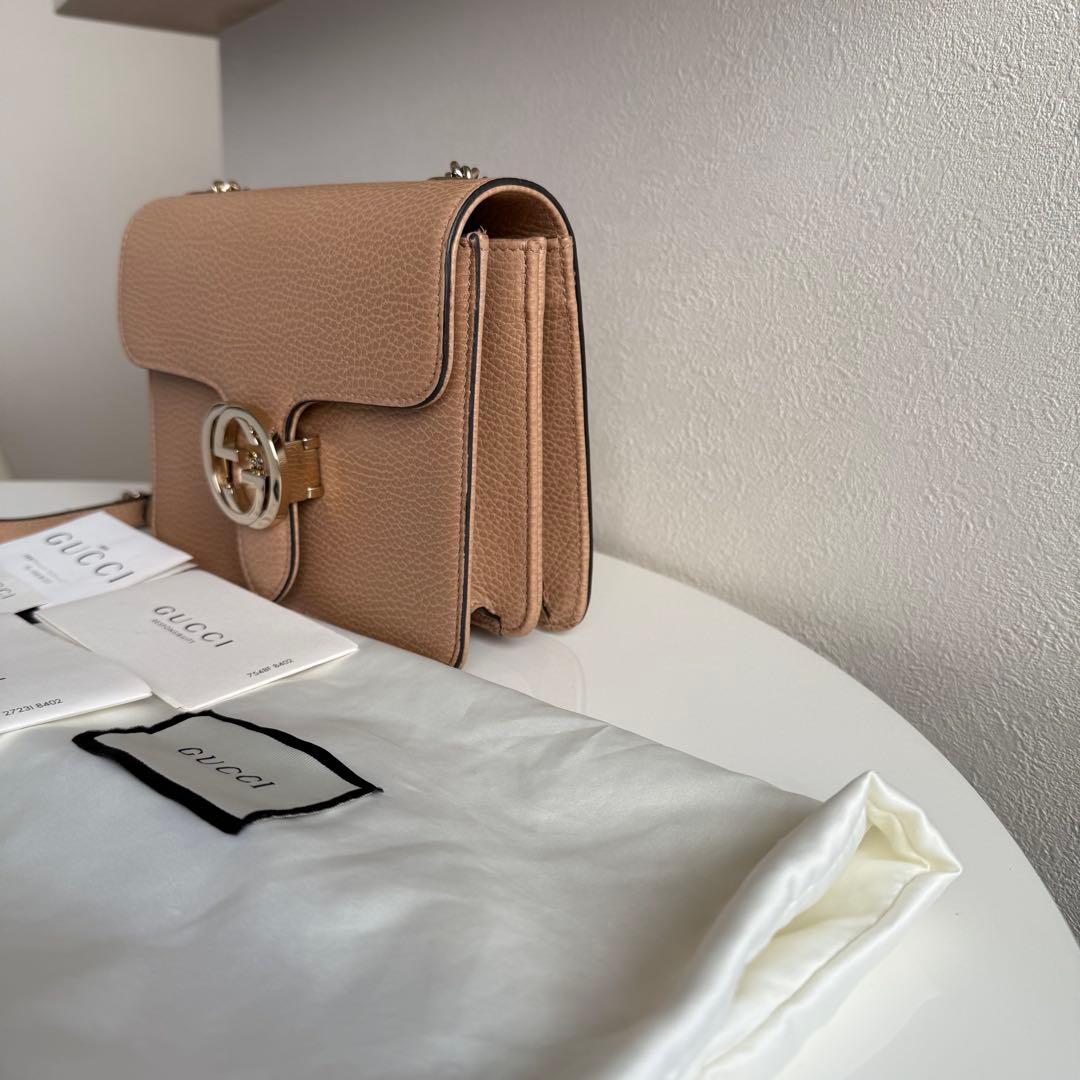 GUCCI ベージュ インターロッキング Gチェーン ショルダーバッグ