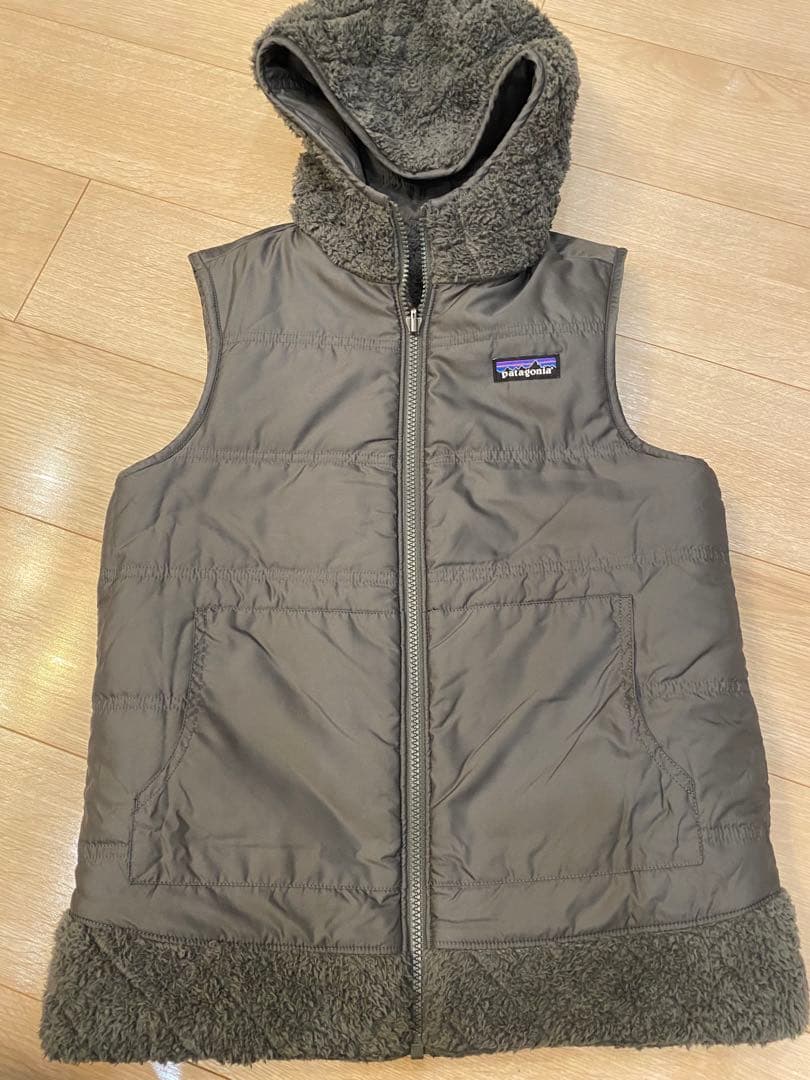 ほぼ未使用　パタゴニア　ベスト　リバーシブル