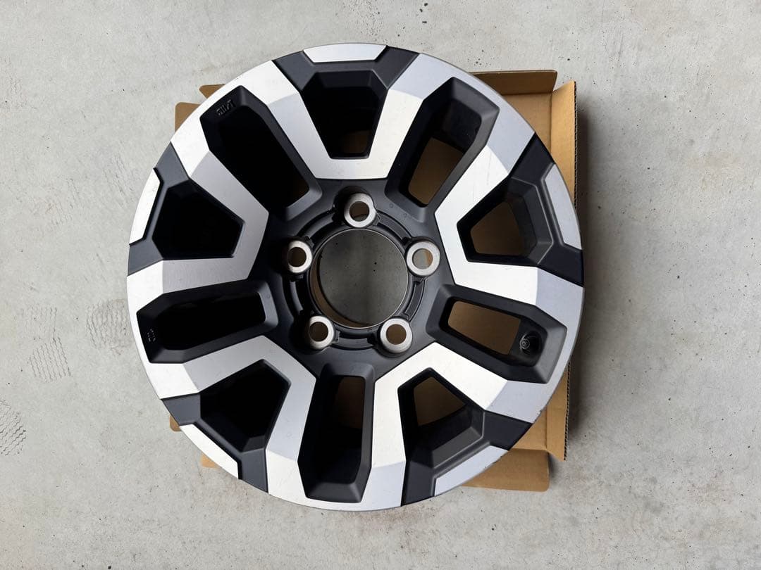 再再販　ランクル　ランクル70 純正ホイール　GDJ76W 1本　16インチ