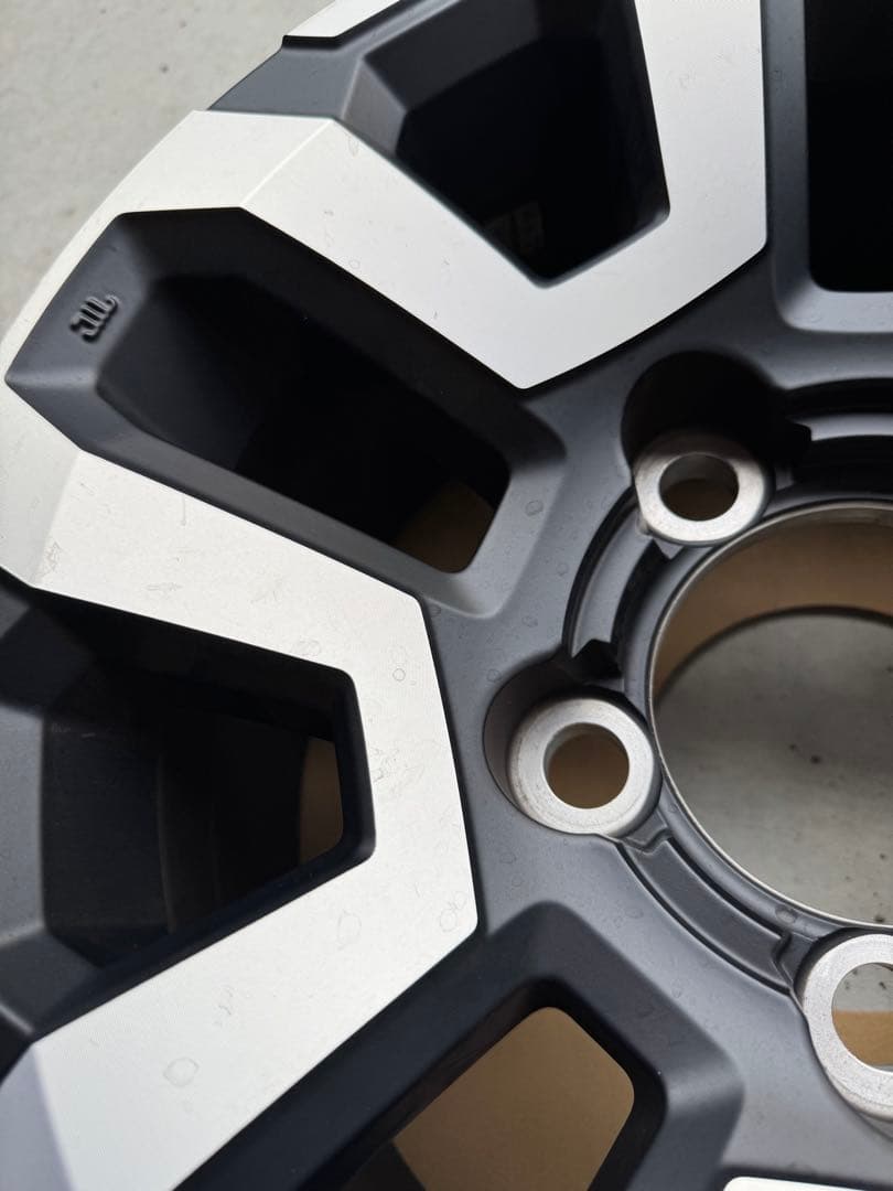 再再販　ランクル　ランクル70 純正ホイール　GDJ76W 1本　16インチ