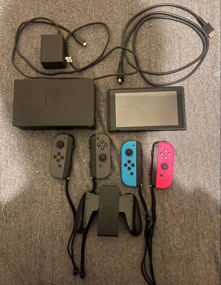 Nintendo Switch 本体 + Joy-Con 4つ 付属品