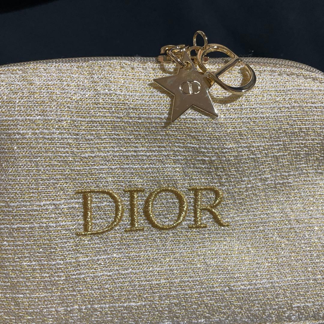 ディオール スノー エッセンス ホリデー 2024 おまけ付き