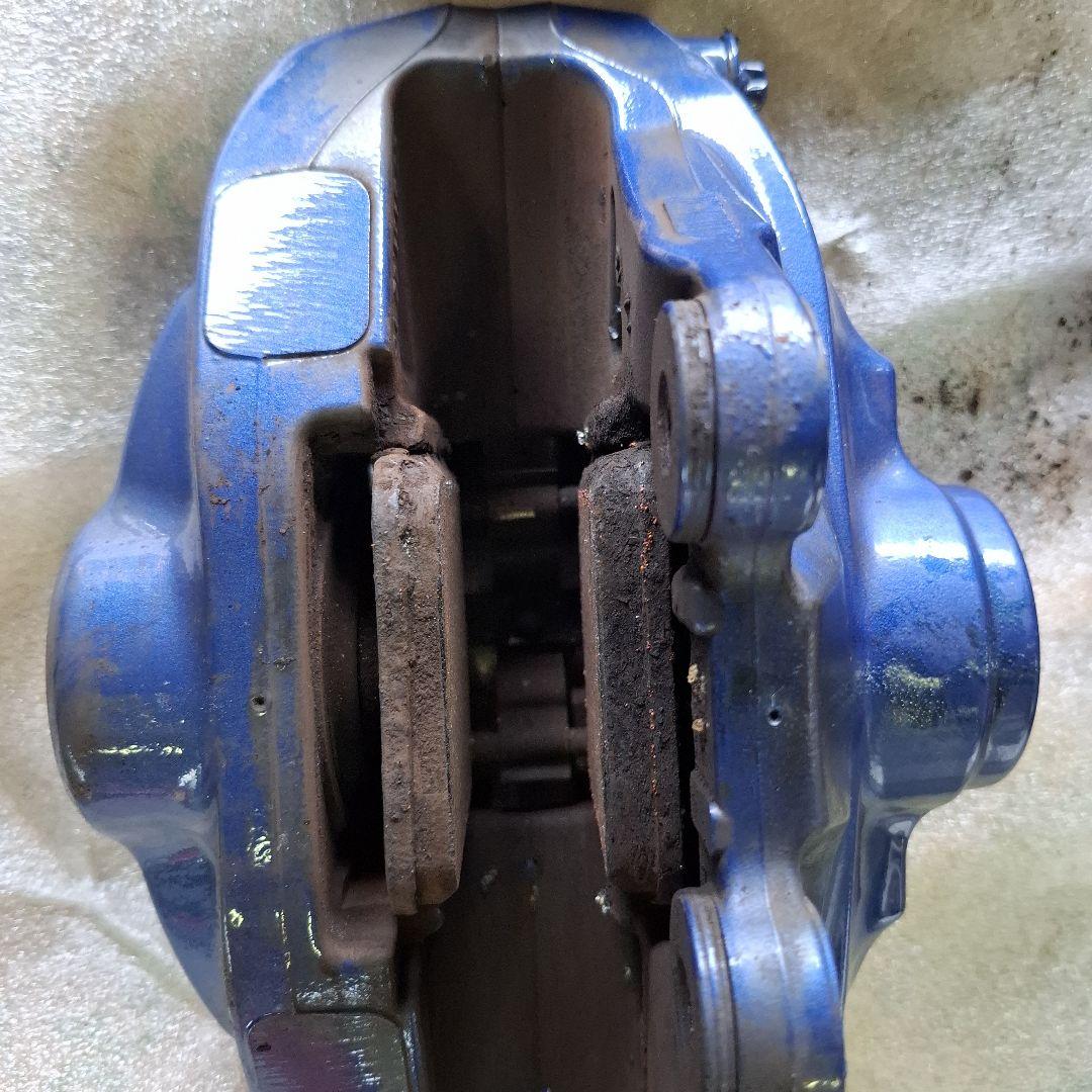  M135 純正ブレーキキャリパー前後パッド付き 青