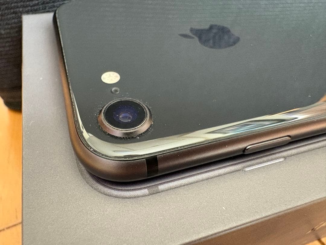 iphone8 64G 美品 SIMロックあり（ドコモ）