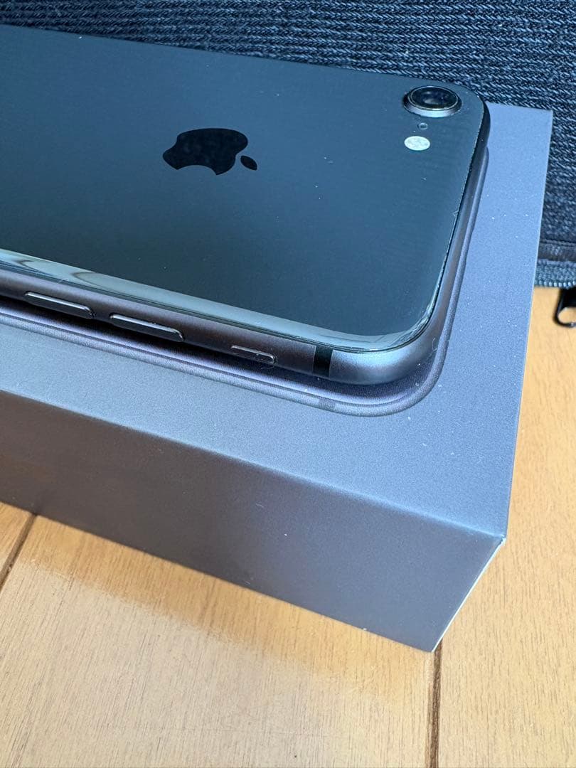 iphone8 64G 美品 SIMロックあり（ドコモ）