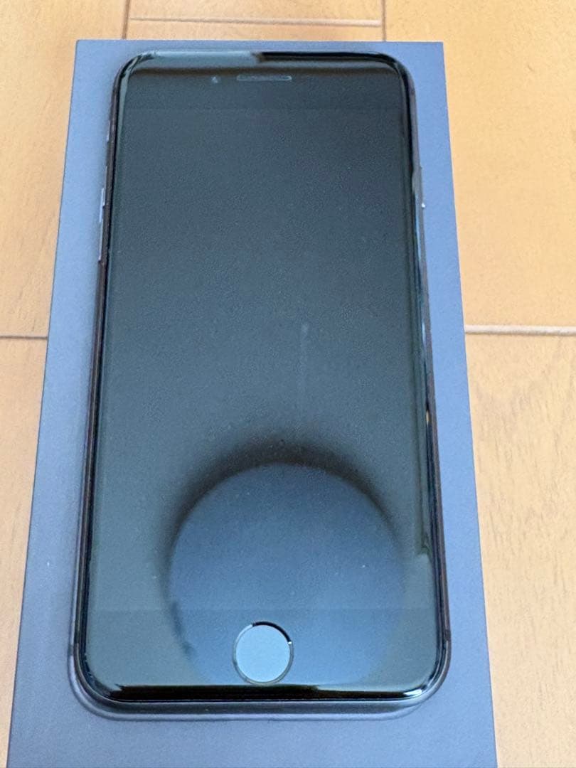 iphone8 64G 美品 SIMロックあり（ドコモ）