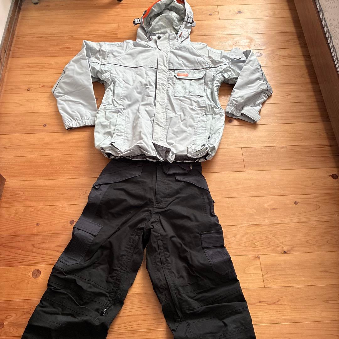 スノーボードウェア ウェアMサイズズボンSサイズ上下セットX-niX 即購入可能
