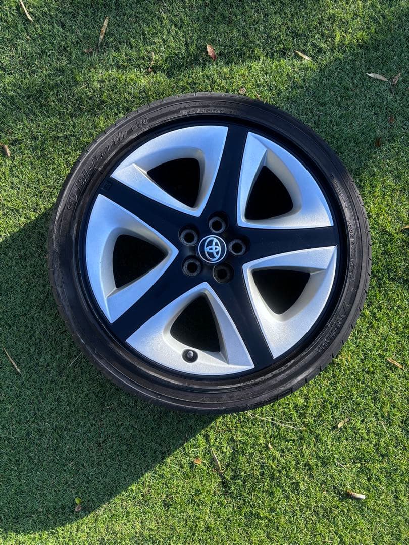 k*様 トヨタ50プリウス 17インチ 純正ホイール 2本