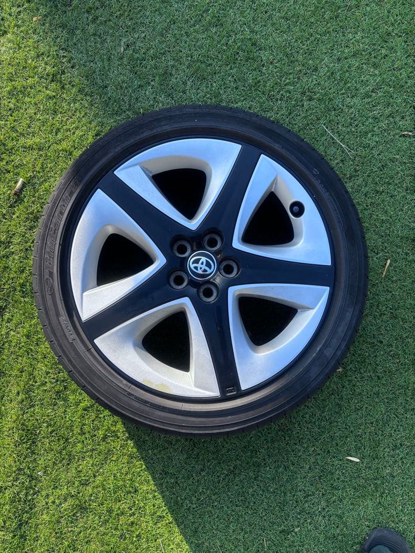 k*様 トヨタ50プリウス 17インチ 純正ホイール 2本