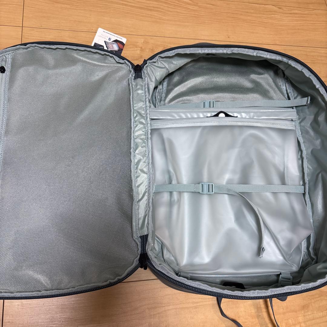 Thule Aion Travel Backpack 40L グレー