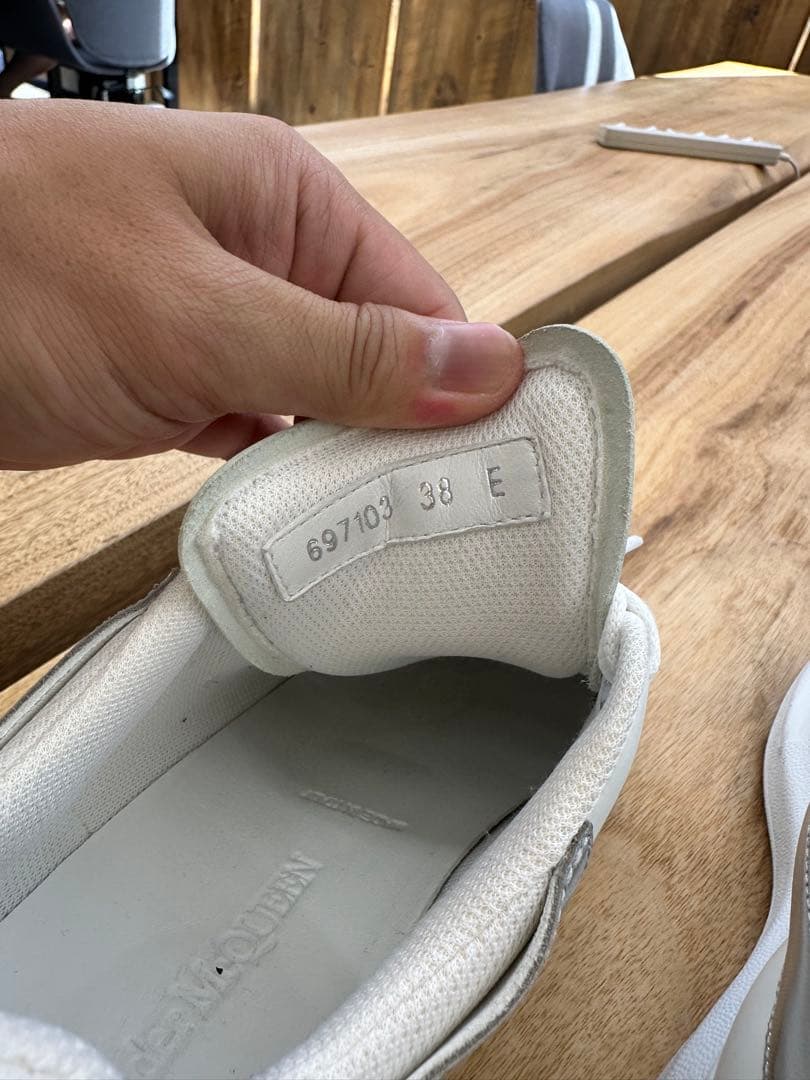 Alexander McQueen ホワイトスニーカー