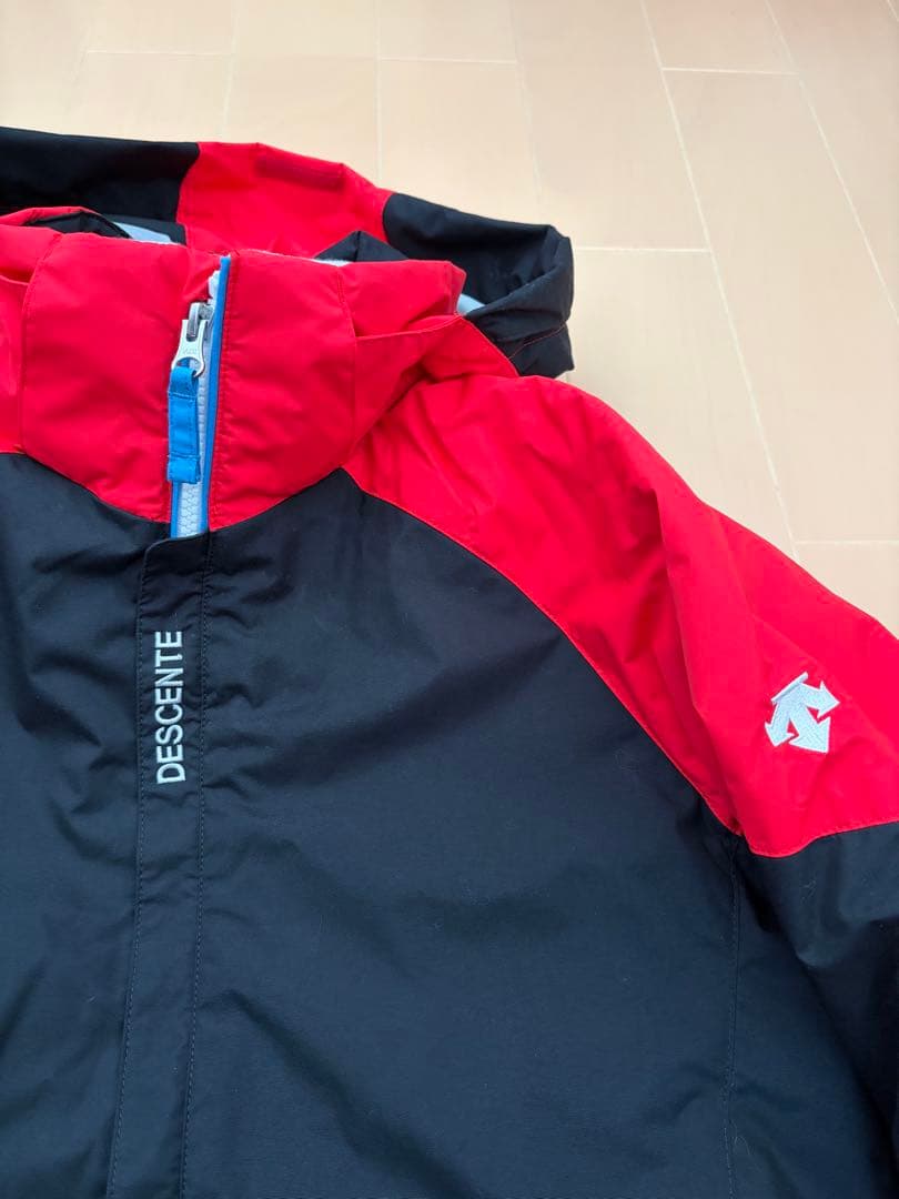 美品 デサント ジュニア スキーウェア 上下セット ブラック レッド 150cm