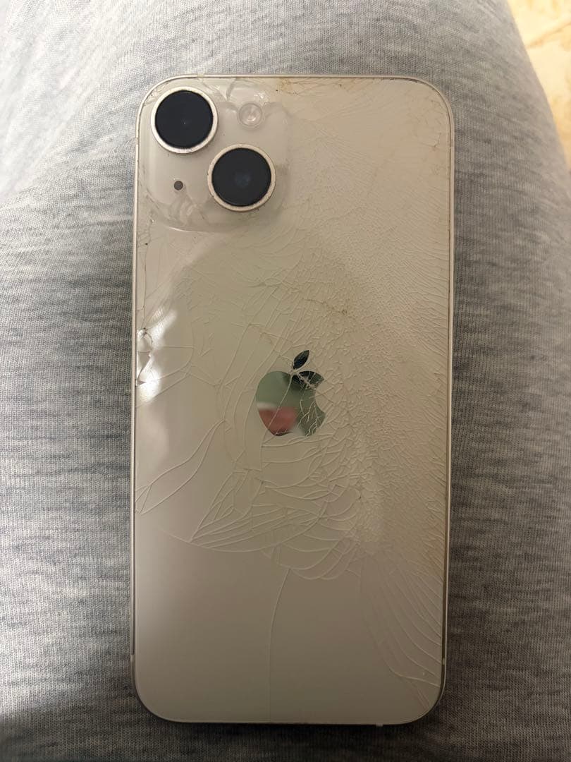 Apple iPhone 14 256GB 背面割れあり