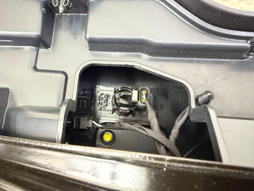 JLラングラーMOPAR純正USプラスチックリアバンパー (パークセンサー有り)