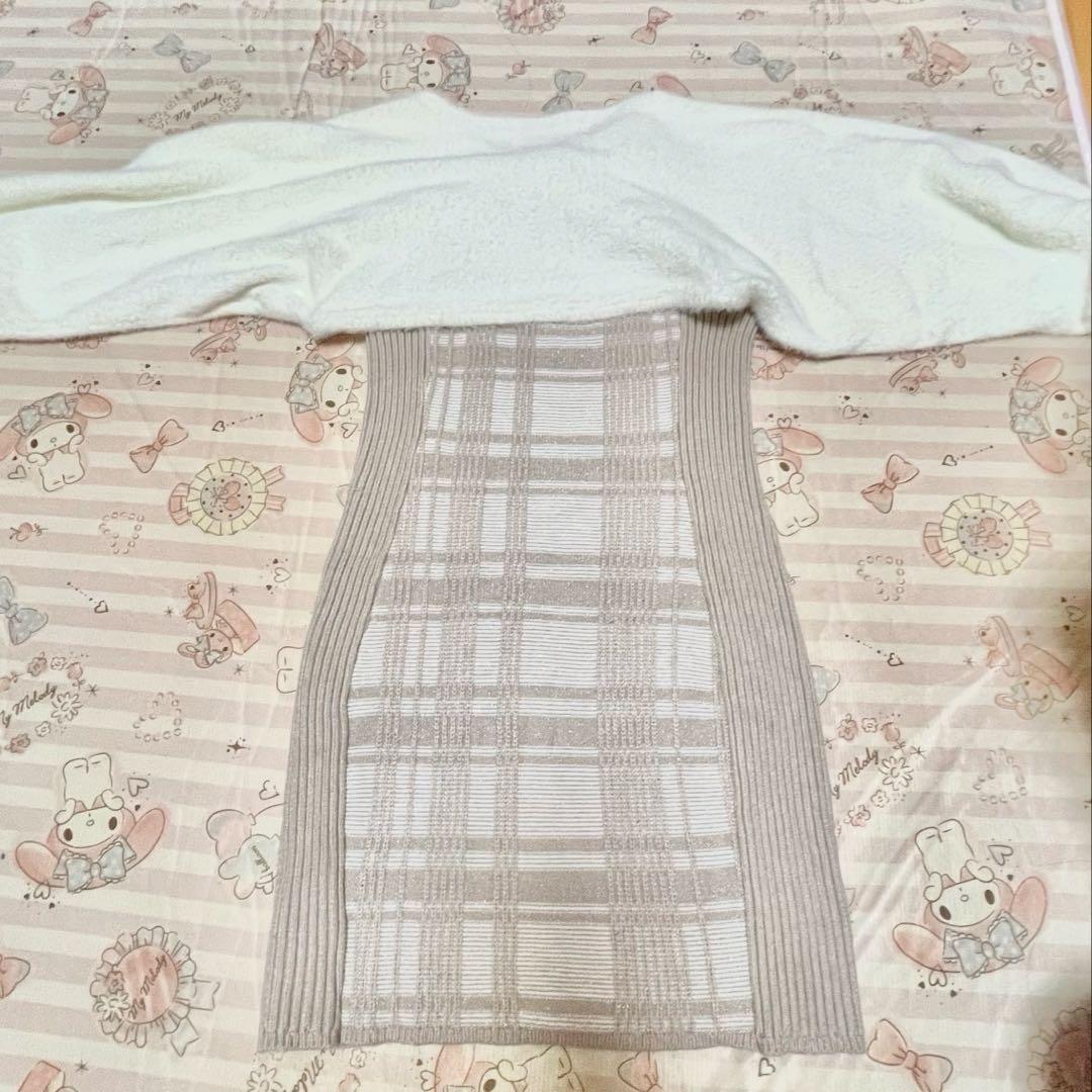 リボンフェザーアンサンブルニットワンピース　アイボリー　リップサービス