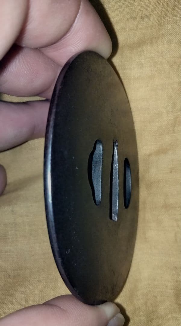 鉄鍔　鐔　(江府住宜秀　無文)　江戸時代　佐久間宜秀　箱付き