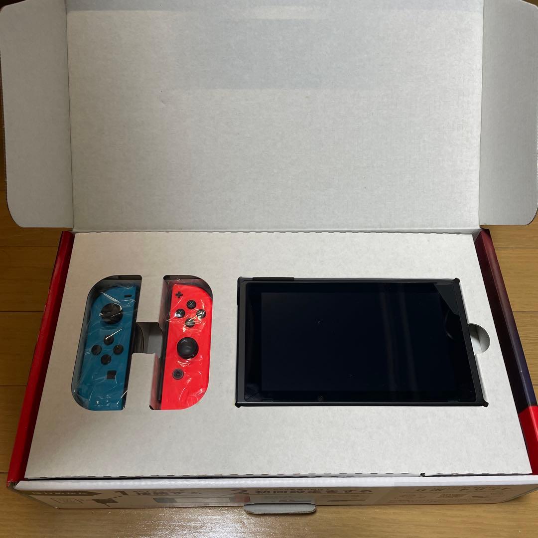 Nintendo Switch 本体 持ち運びカバー付き