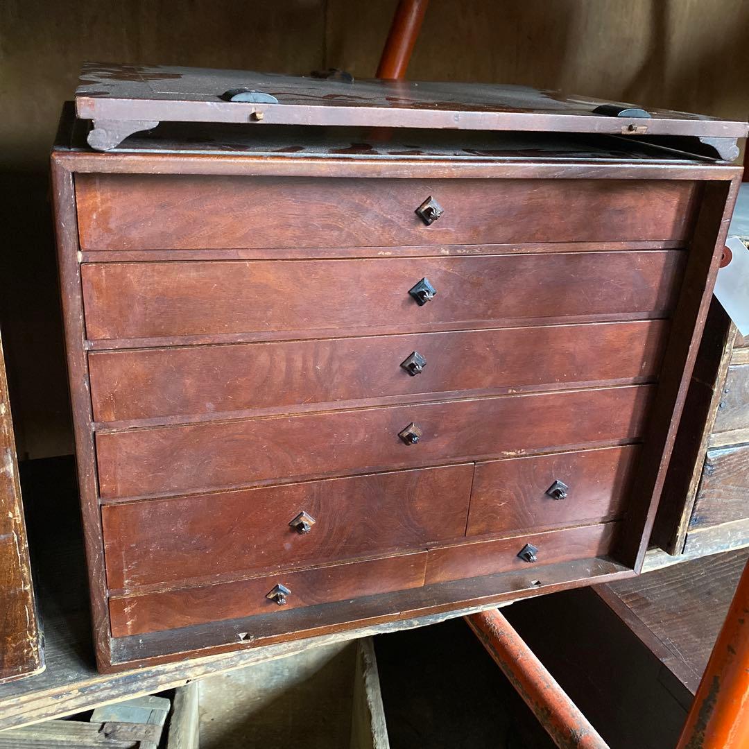 薬屋さんで使っていた道具箱　古道具　小引き出し