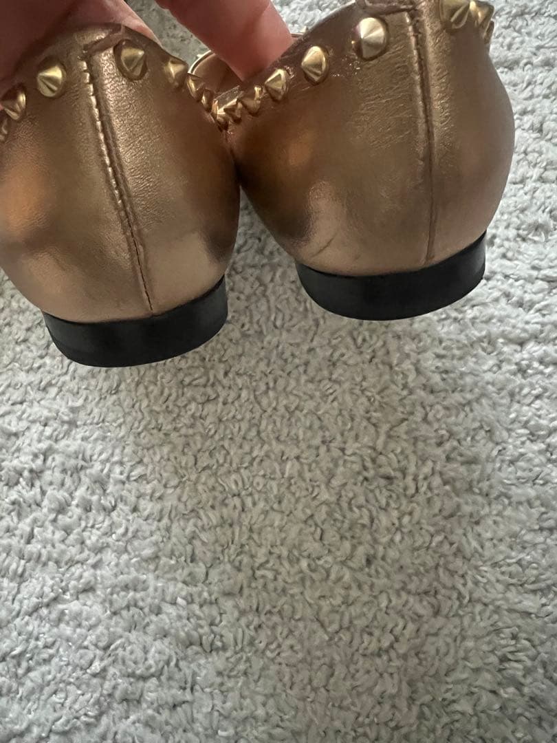 PELLICO スタッズ付きゴールドフラットシューズ　35ハーフ　22.5