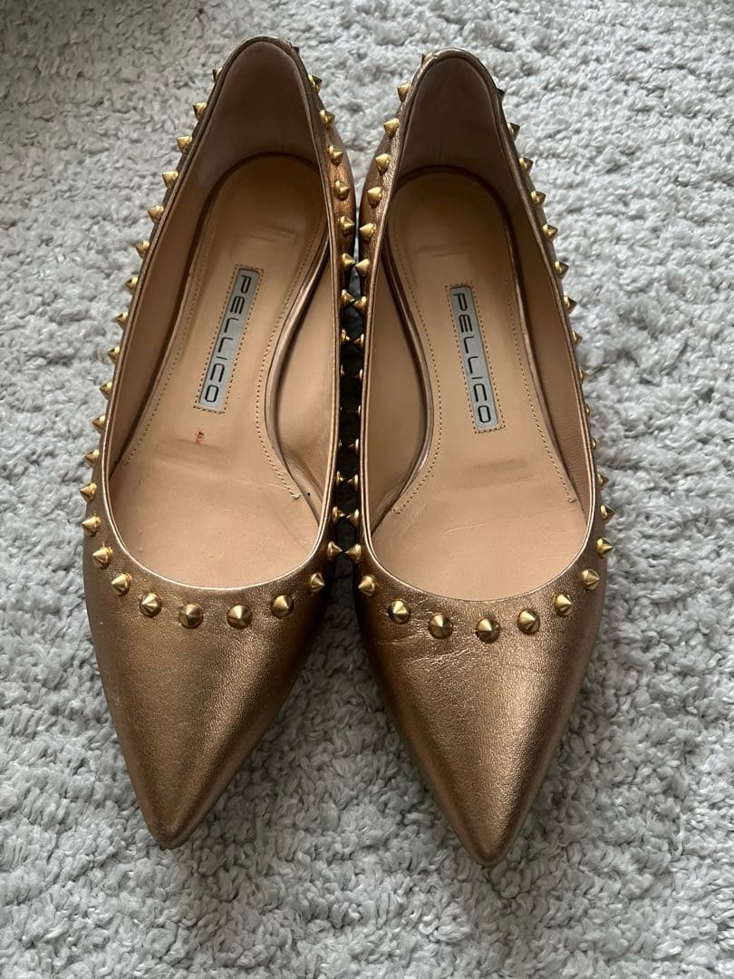 PELLICO スタッズ付きゴールドフラットシューズ　35ハーフ　22.5