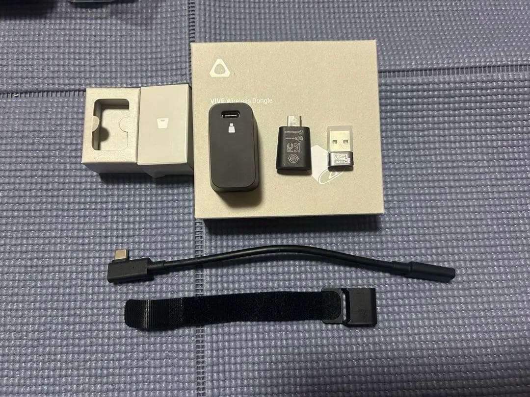 ViveUltimateTracker3個＋ワイヤレスドングル1個 ストラップ付