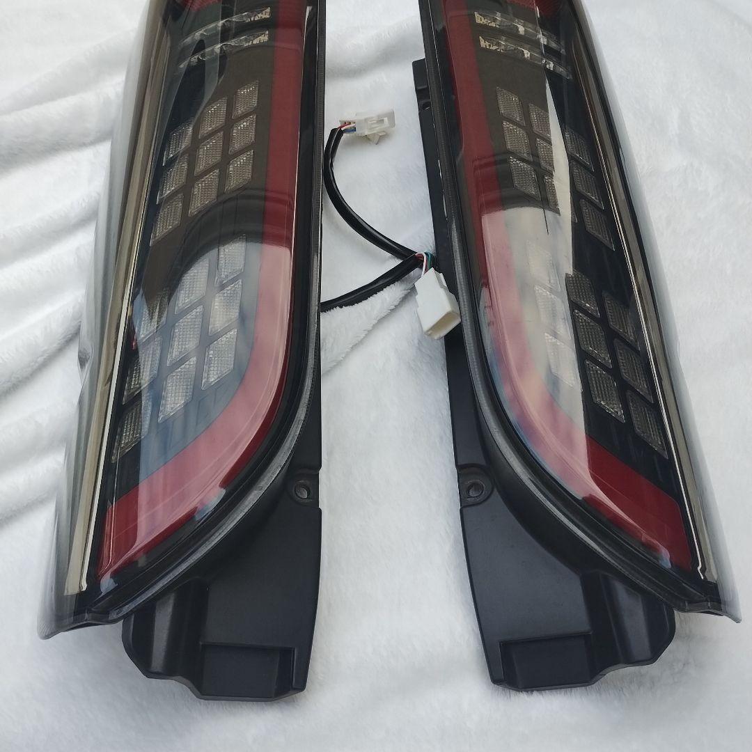 ※訳あり値下げ品　VLAND 200系 ハイエース テールランプ シーケンシャル