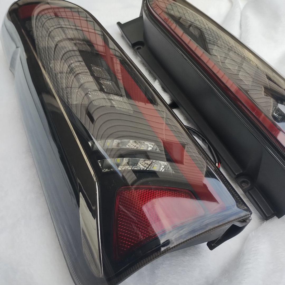 ※訳あり値下げ品　VLAND 200系 ハイエース テールランプ シーケンシャル