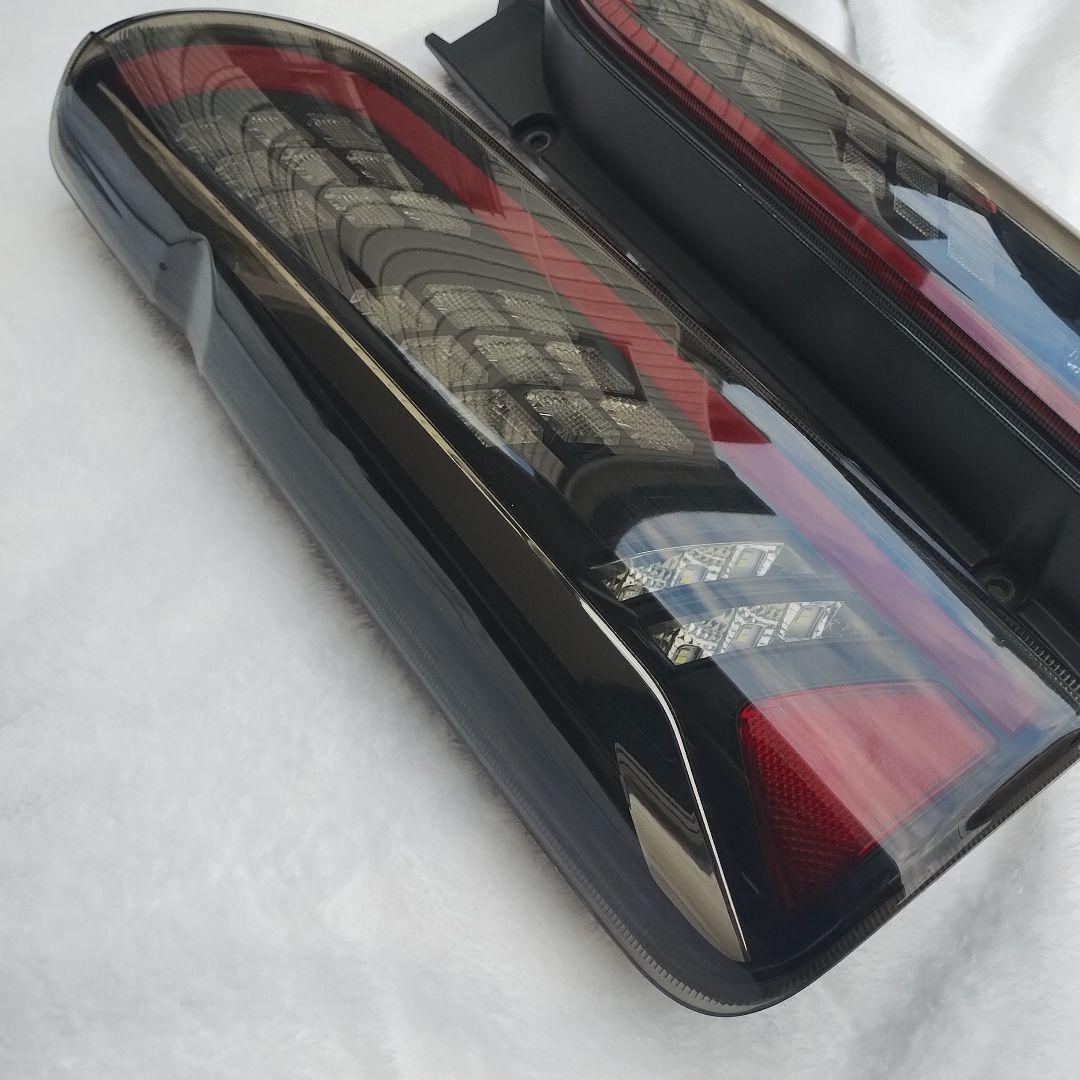 ※訳あり値下げ品　VLAND 200系 ハイエース テールランプ シーケンシャル