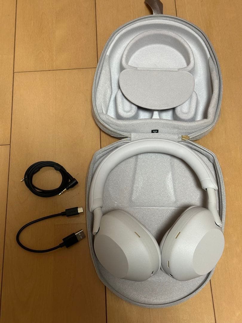 極美品　sony WH-1000XM5 ワイヤレスヘッドホン