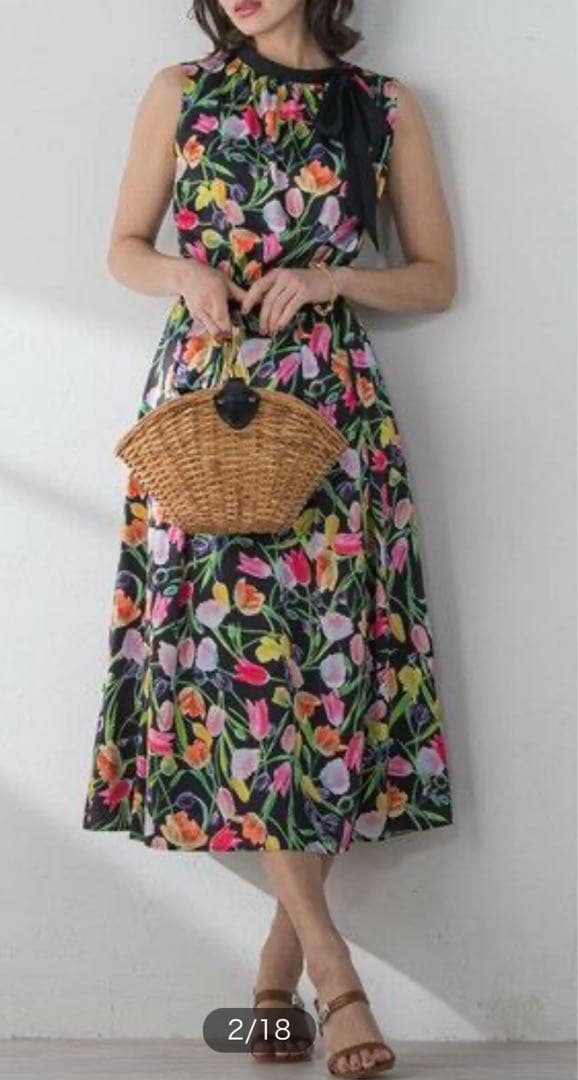 2025年 ビアッジョブルー チューリッププリントワンピース