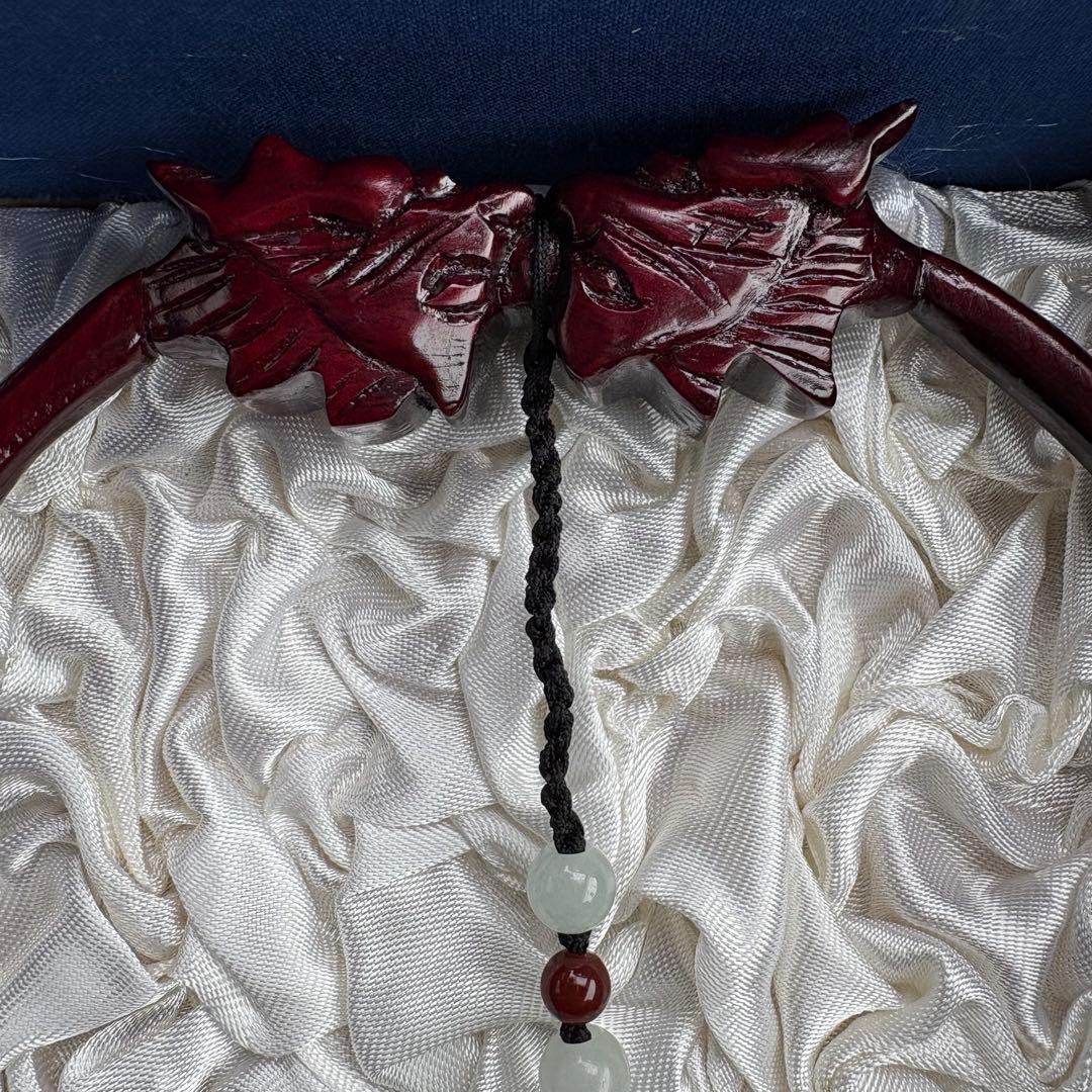 翡翠　彫り物　骨董品　縁起物