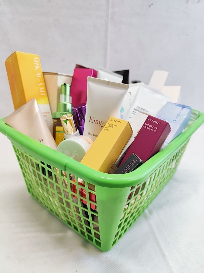 新品未使用　化粧品など大量まとめ売り（基礎化粧 スキンケアヘアケアコスメその他）