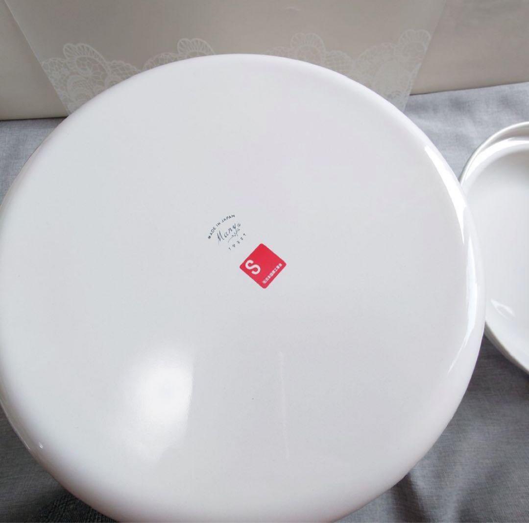 新品希少　マニー　マニーローズ　ホワイト　ホーローライス缶　食品保存容器 蓋付き