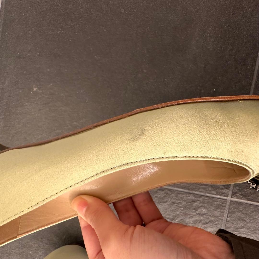 マノロブラニク ハンギシMANOLO BLAHNIKパンプス フラット