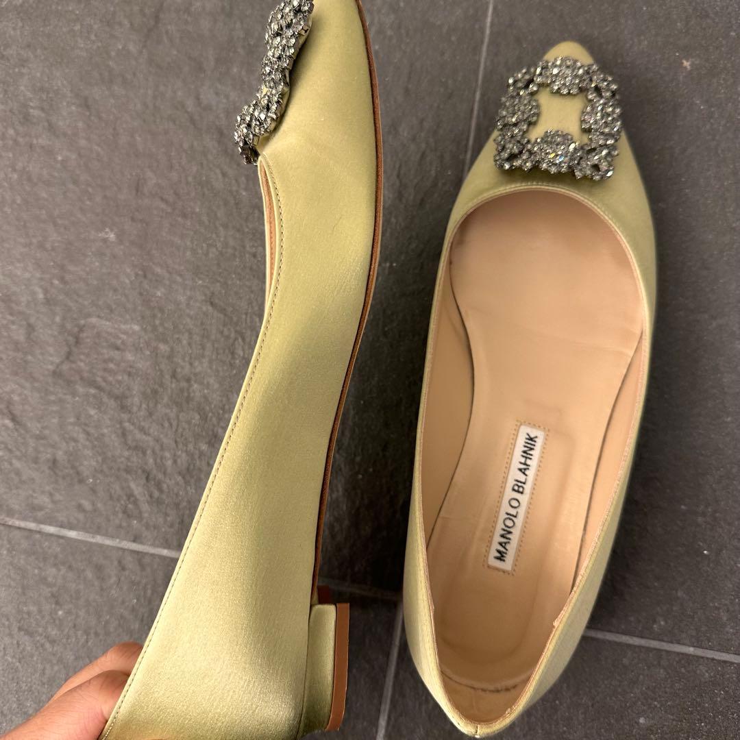 マノロブラニク ハンギシMANOLO BLAHNIKパンプス フラット