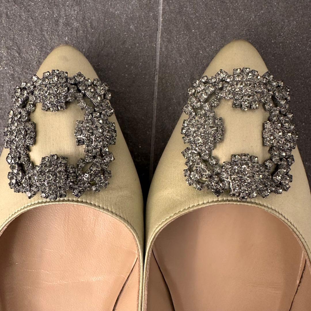 マノロブラニク ハンギシMANOLO BLAHNIKパンプス フラット